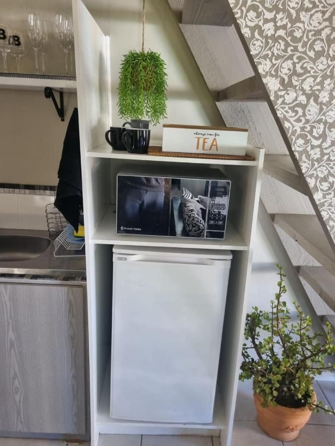 Angel 8 Airbnb Apartment 2 Робертсон Экстерьер фото