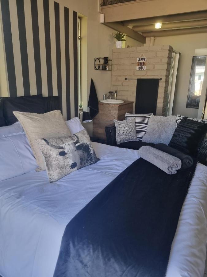 Angel 8 Airbnb Apartment 2 Робертсон Экстерьер фото