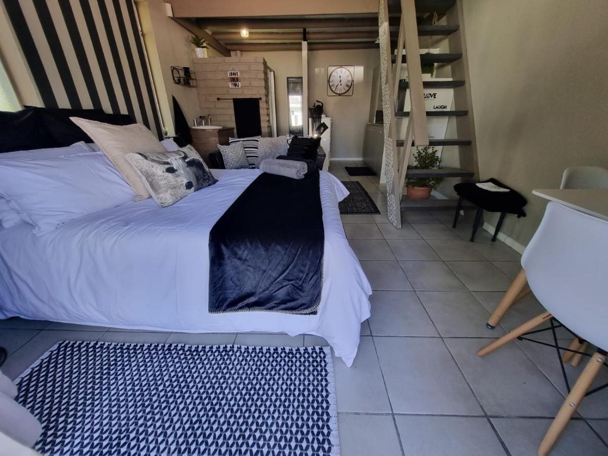 Angel 8 Airbnb Apartment 2 Робертсон Экстерьер фото