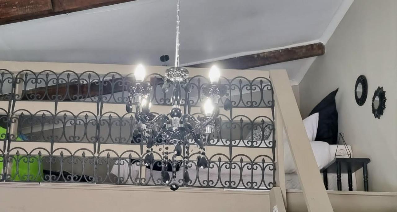 Angel 8 Airbnb Apartment 2 Робертсон Экстерьер фото