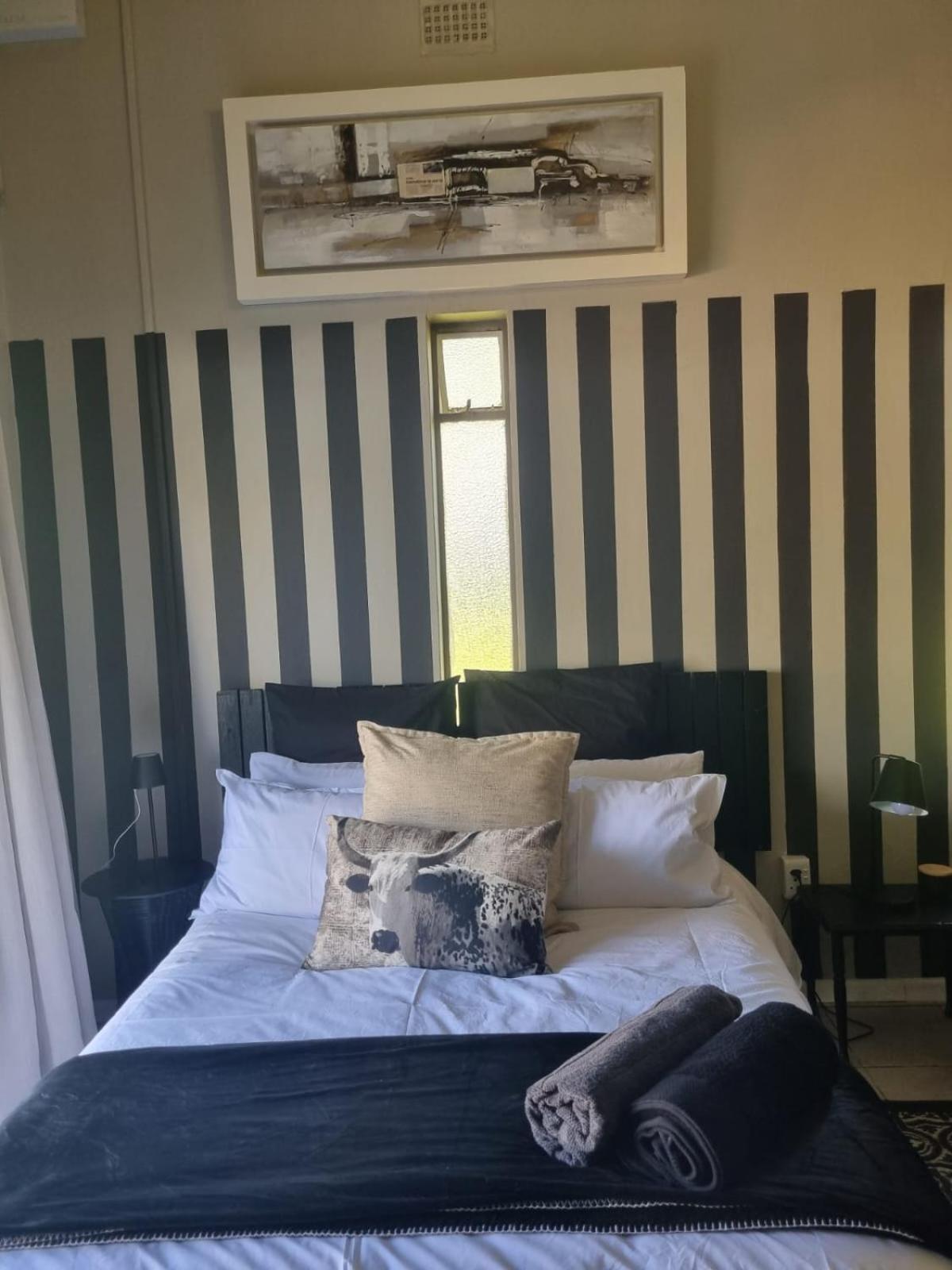 Angel 8 Airbnb Apartment 2 Робертсон Экстерьер фото